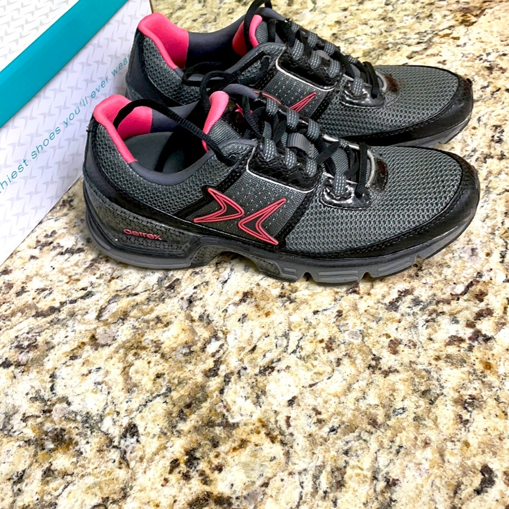 Artrex- xspress fitness runner size 7.5